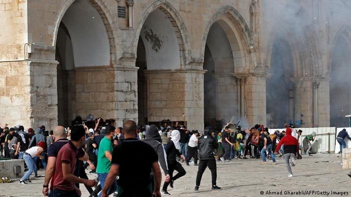 Беспорядки в Восточном Иерусалиме: ранены сотни людей