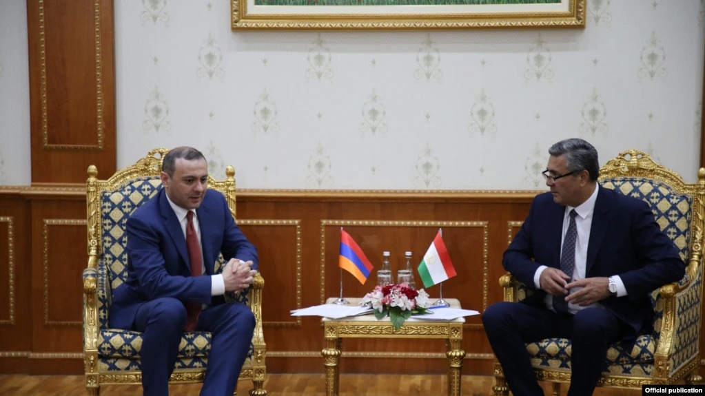 Армения ожидает адекватной реакции стран-членов ОДКБ в рамках союзнических обязательств: секретарь Совбеза