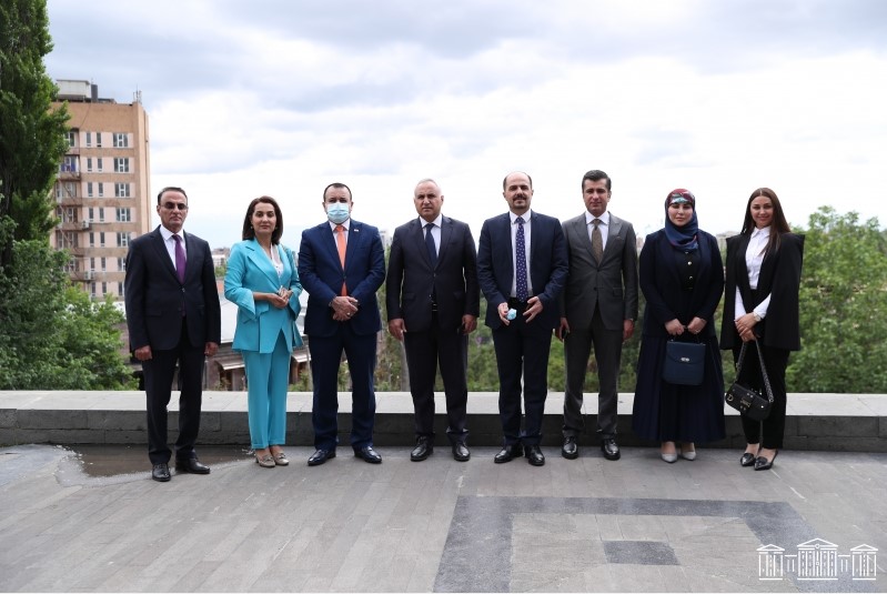 Парламентская делегация Ирака посетила Цицернакаберд, Матенадаран и Голубую мечеть в Ереване