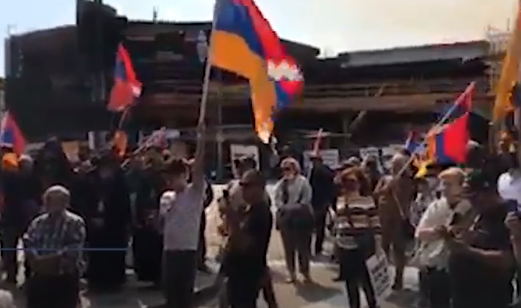 Армянская община США организовала акцию протеста перед посольством Азербайджана