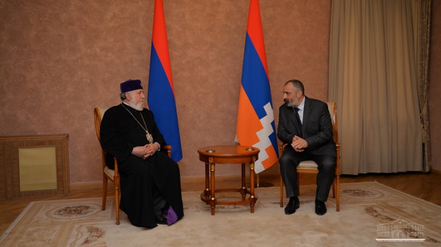 Министр иностранных дел Давид Бабаян встретился c Верховным Патриархом и Католикосом Всех Армян Гарегином II