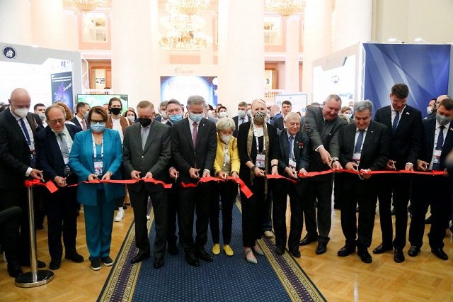 В Таврическом дворце открылась Международная конференция по исследованию космического пространства GLEX-2021