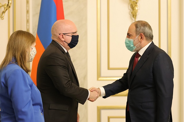 Филип Рикер высоко оценил процессы, направленные на развитие демократических институтов в Армении