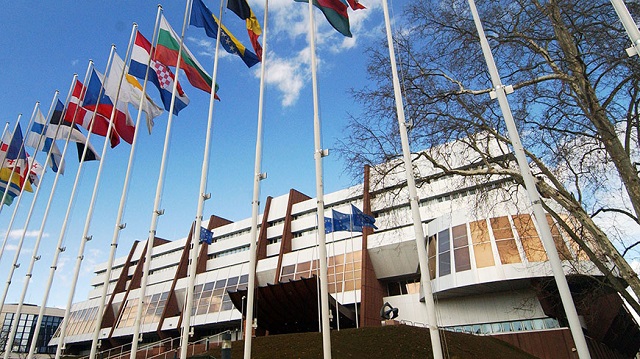 Совет Европы призывает безотлагательно провести независимое расследование по факту смерти рома-цыгана