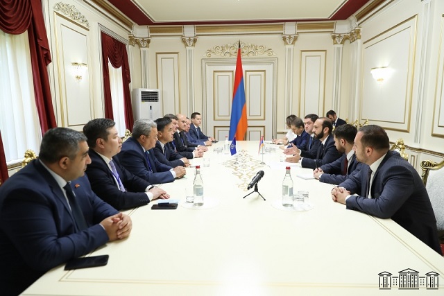 Председатель НС А.Мирзоян принял членов наблюдательной миссии ПА ОДКБ