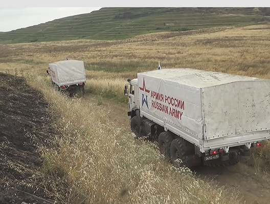 Российские миротворцы обеспечивают безопасность при проведении сельскохозяйственных работ вдоль линии разграничения в Нагорном Карабахе