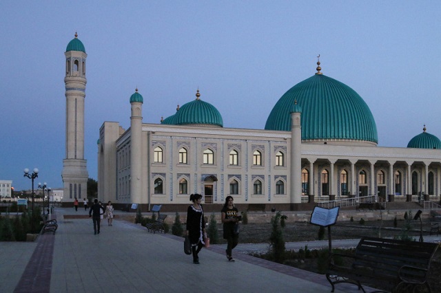 Узбекские новостные сайты Kun.uz и Azon.uz оштрафованы за публикацию «религиозных материалов» без согласования