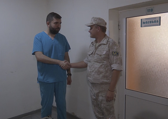 Российские миротворцы передали специализированное медицинское оборудование для детской больницы в Нагорном Карабахе