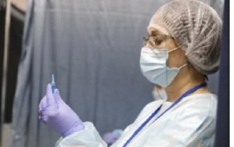 Госдума одобрила внесение прививки от коронавируса в нацкалендарь