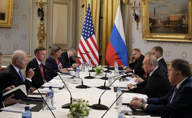 Переговоры Путина и Байдена продолжились в расширенном составе с участием делегаций