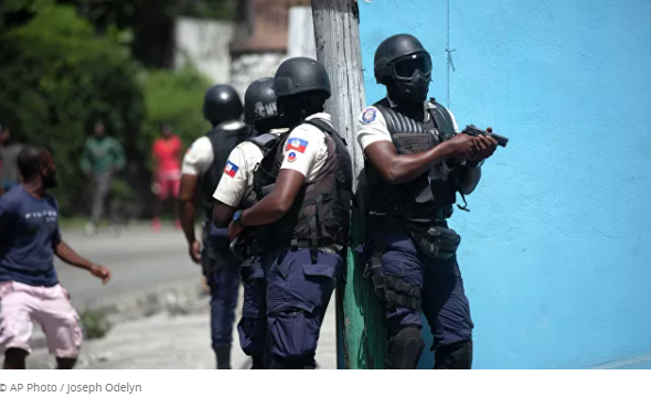 Власти Гаити попросили ООН направить в страну войска. РИА Новости