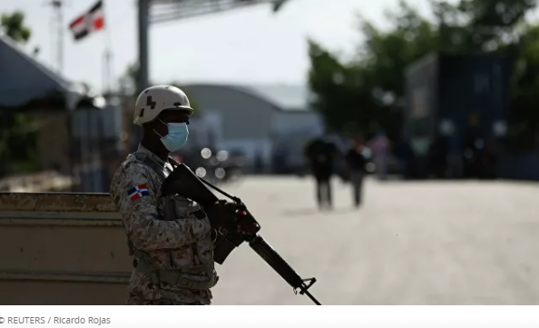 Задержанные американцы назвали цель нападения на президента Гаити. РИА Новости
