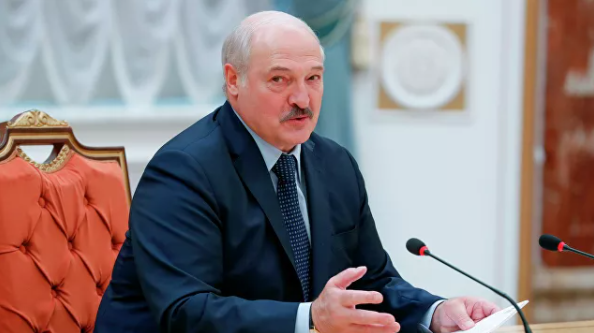 Лукашенко поручил премьер-министру отправить Тихановской посылку с печеньем. РИА Новости