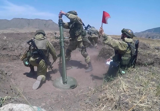 C военнослужащими российского миротворческого контингента в Нагорном Карабахе проведены занятия по боевой подготовке