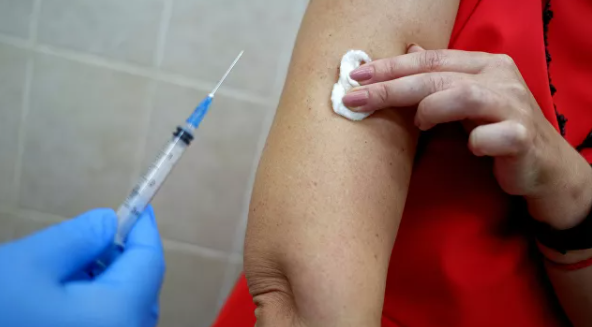 Для части жителей Волгоградской области ввели обязательную вакцинацию. РИА Новости