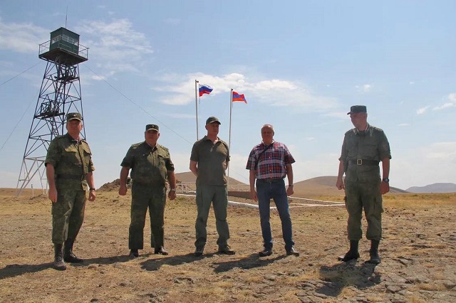 Российский посол побывал на заставах и постах на армяно-турецкой границе