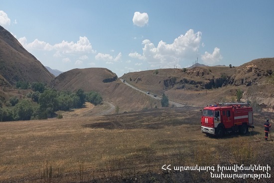 Пожарные-спасатели потушили пожары на территории общей площадью 63.9 га