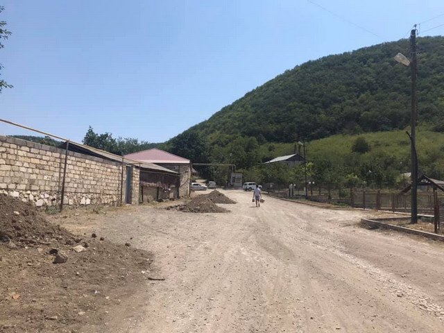 Наличие азербайджанских баз вблизи населенных пунктов вызывает серьезные проблемы. Защитник прав человека Арцаха