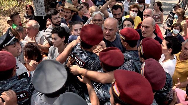 Арман Татоян обратился в Правительство, мэрию Еревана и правоохранительные органы по поводу событий в «Физгородке»