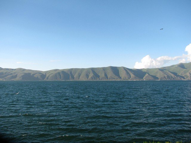 Законопроект о дополнительном заборе воды из озера Севан принят в первом чтении
