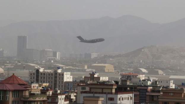 Турция и талибы обсуждают будущее аэропорта, прорыва на переговорах пока нет. BBC