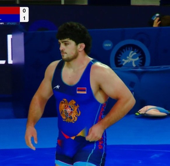 Лева Геворгян разбил в пух и прах азербайджанца и будет бороться за титул чемпиона мира