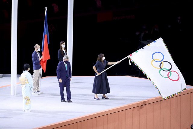Олимпийский флаг будут хранить в мэрии Парижа