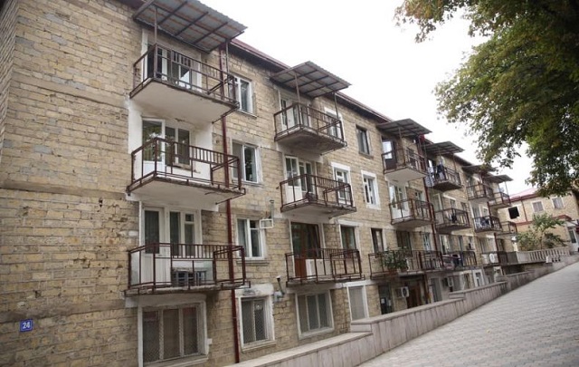 В Степанакерте начался ремонт фасадов многоквартирных зданий
