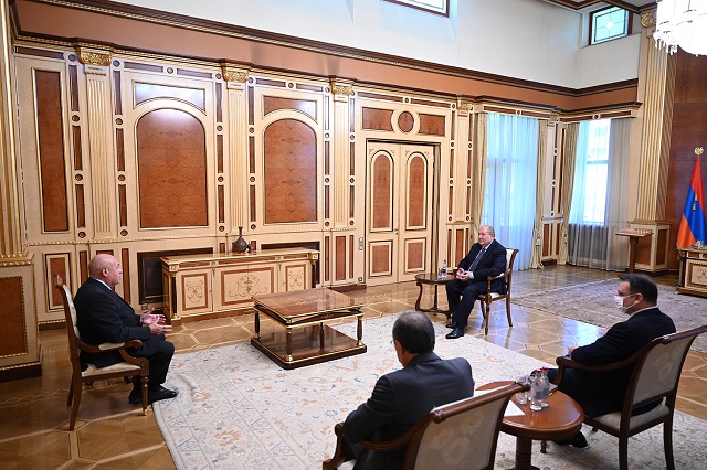 Президент Саркисян и Михаил Швыдкой обсудили вопросы, касающиеся ещё большего упрочения армяно-российских отношений в культурной и научной сферах