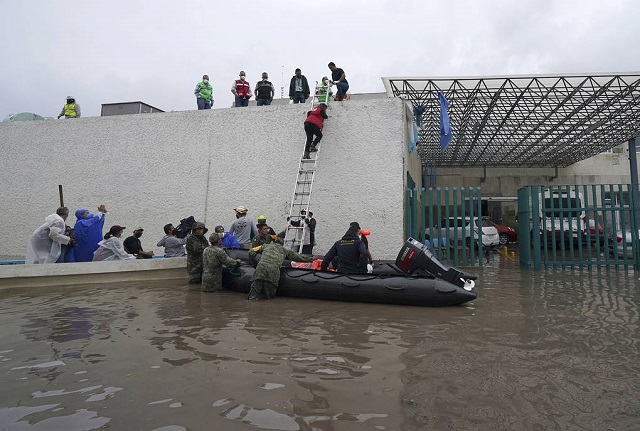 Президент Мексики сообщил о 17 погибших в затопленной больнице в штате Идальго. ТАСС