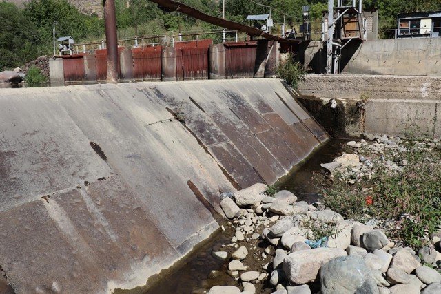 Река находится на грани экологической катастрофы․ Романос Петросян опубликовал фотографии