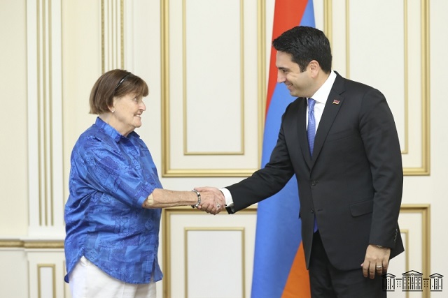 Спикер НС и баронесса Кокс обсудили ситуацию, сложившуюся вследствие войны, а также проблемы, связанные с удерживаемыми Азербайджаном военнопленными и гражданскими лицами