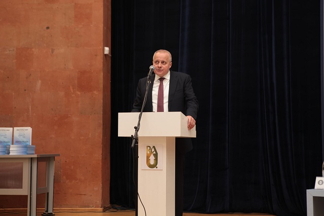 Друзья познаются в беде: посол Сергей Копыркин об отношениях России и Армении