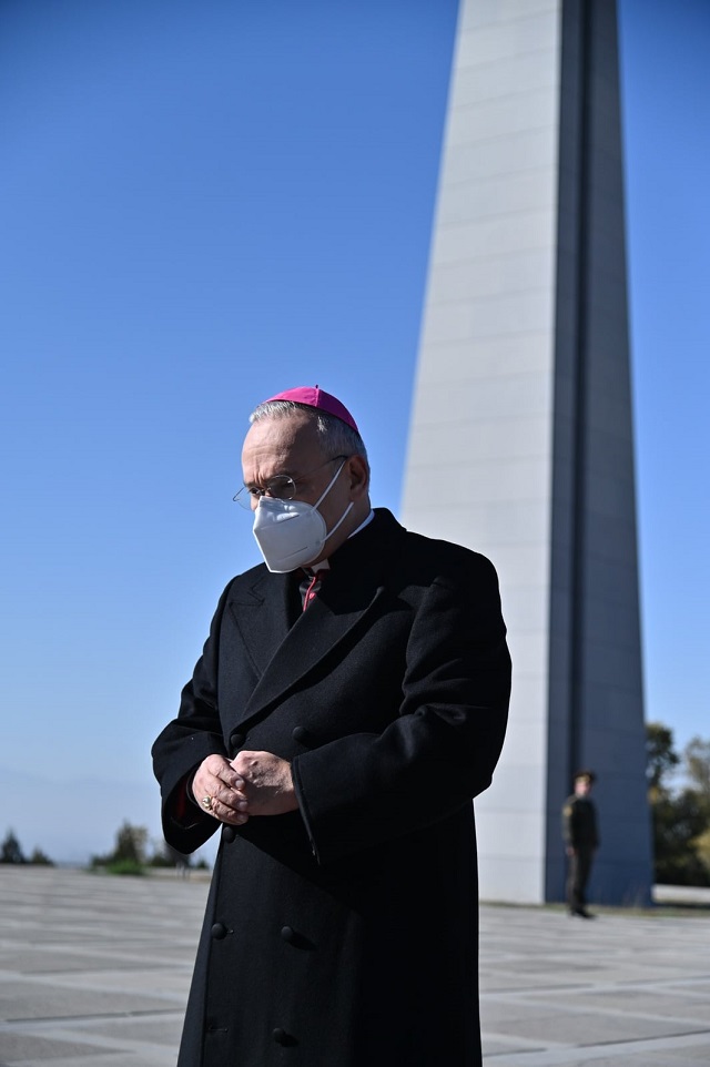 Заместитель госсекретаря по общим вопросам Святого Престола посетил мемориальный комплекс памяти жертв Геноцида армян
