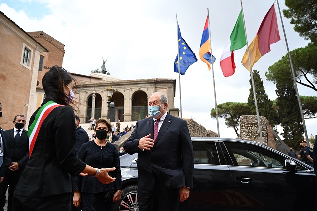 «Вместе мы многое можем сделать». Президент Армен Саркисян встретился с Мэром Рима Вирджинией Раджи