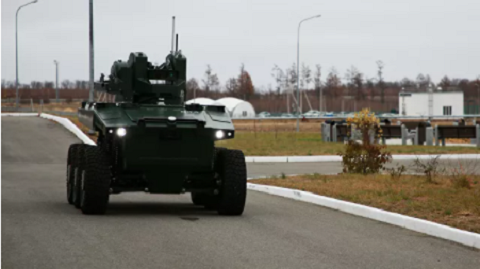 В России испытали автономную группу ударных роботов, сообщил источник. РИА Новости