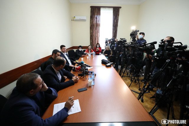 Никол Пашинян заявил, что они не могут представлять никакой угрозы для Азербайджана. Тигран Абраaмян
