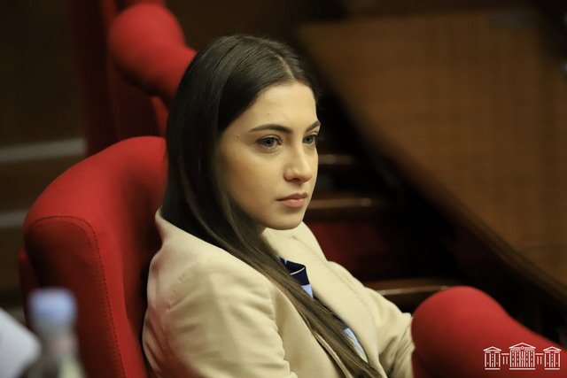 «Происходит лишь один единственный процесс — сдача Армении по частям»: Анна Мкртчян