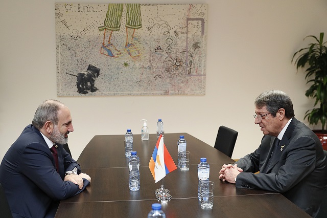 На полях саммита Восточного партнерства в Брюсселе Пашинян провел встречу с президентом Кипра