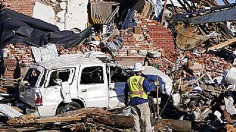 В Кентукки ищут жертв торнадо. Euronews