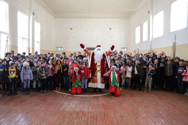 Аппарат Президента Республики организовал праздничные мероприятия для детей приграничных населённых пунктов Сюника и Тавуша