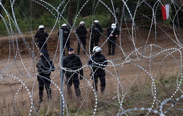 Власти Польши ввели запрет на пребывание посторонних на границе с Белоруссией. ТАСС