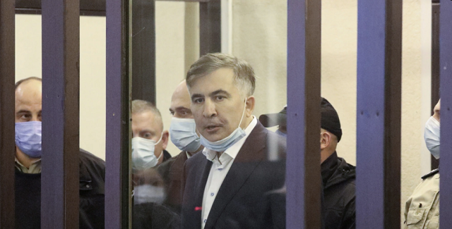 «Дело пиджаков» — Михаил Саакашвили вновь выступил в суде. JAMnews
