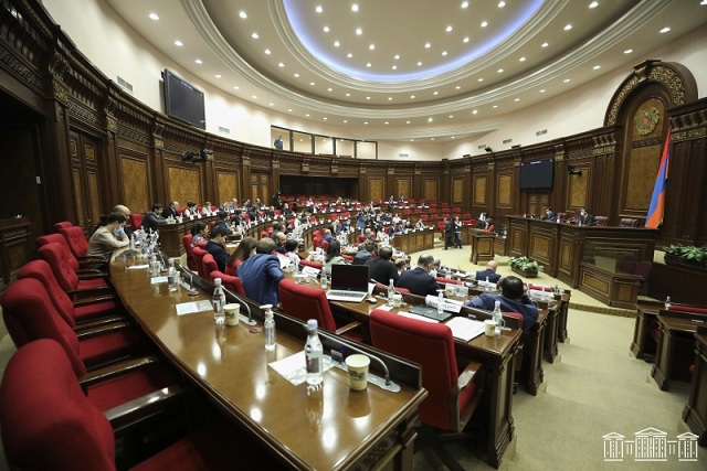 Парламент завершил работу очередных заседаний