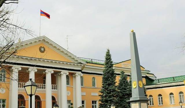Возбуждены уголовные дела после анонимных сообщений с угрозами взрыва посольств Армении и Белоруссии в Москве. ТАСС
