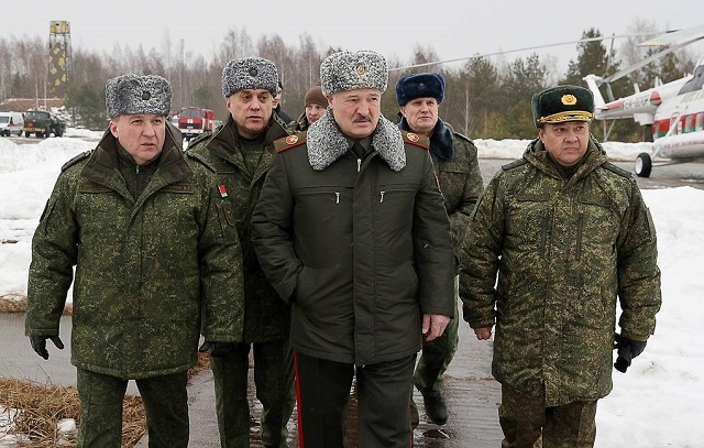 Лукашенко заявил, что вопрос о признании ДНР и ЛНР Минск будет решать совместно с Москвой. ТАСС