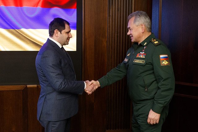 Папикян и Шойгу обсудили двустороннее и многостороннее военное сотрудничество Армении и России