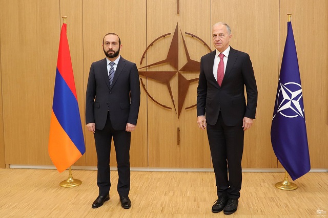 Арарат Мирзоян и Мирча Джоанэ обменялись мнениями о процессе нормализации отношений между Арменией и Турцией