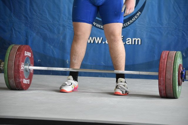 Российских и белорусских тяжелоатлетов не допустят к международным соревнованиям