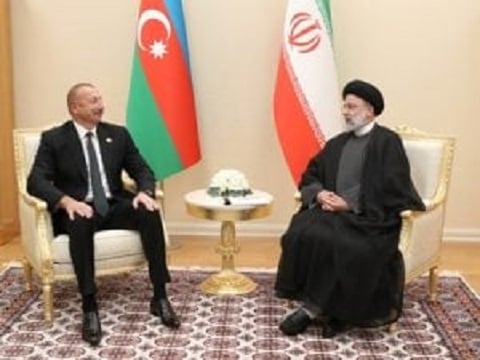 Региональная ситуация требует более тесных связей. Президент Ирана направил послание Алиеву